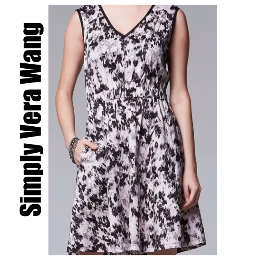 Simply Vera Wang Sleeveless black & white Dress Sm size 6